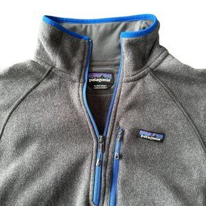 Patagonia Men's Gray 1/4-Zip Jacket w/ Blue Stripe Piping – Medium